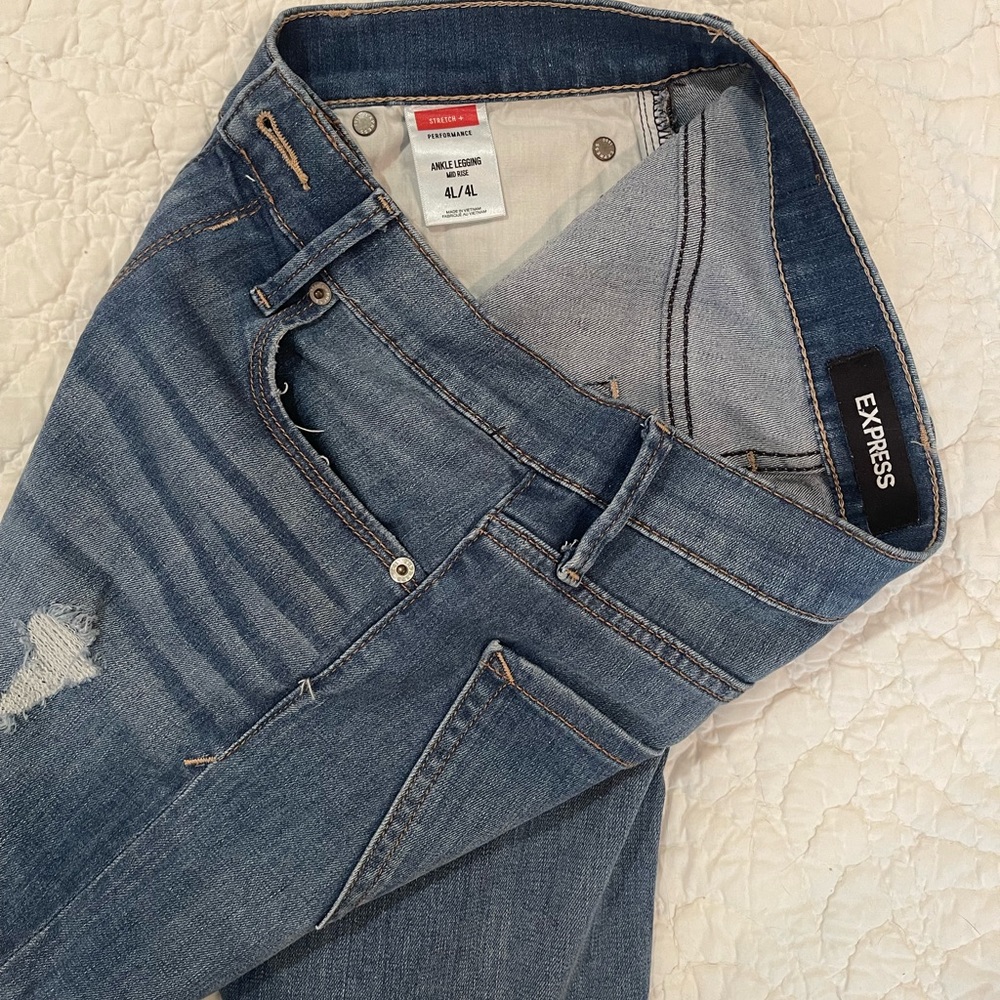 Express Stretch+ Performance Distressed Mid-Rise … - image 6